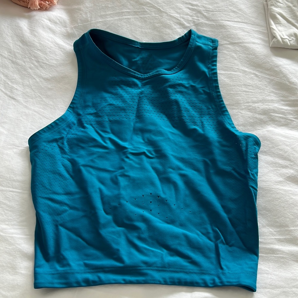 Lululemon zoned in racing tank